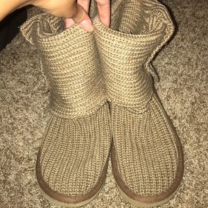 Tan Woven Uggs Size 7
